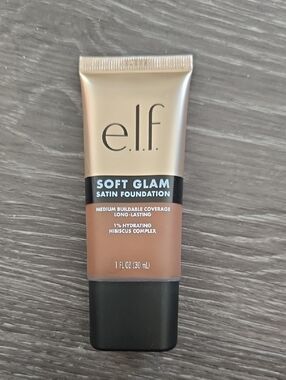 E.L.F. Soft Glam Satin Foundation - 60 Rich cool